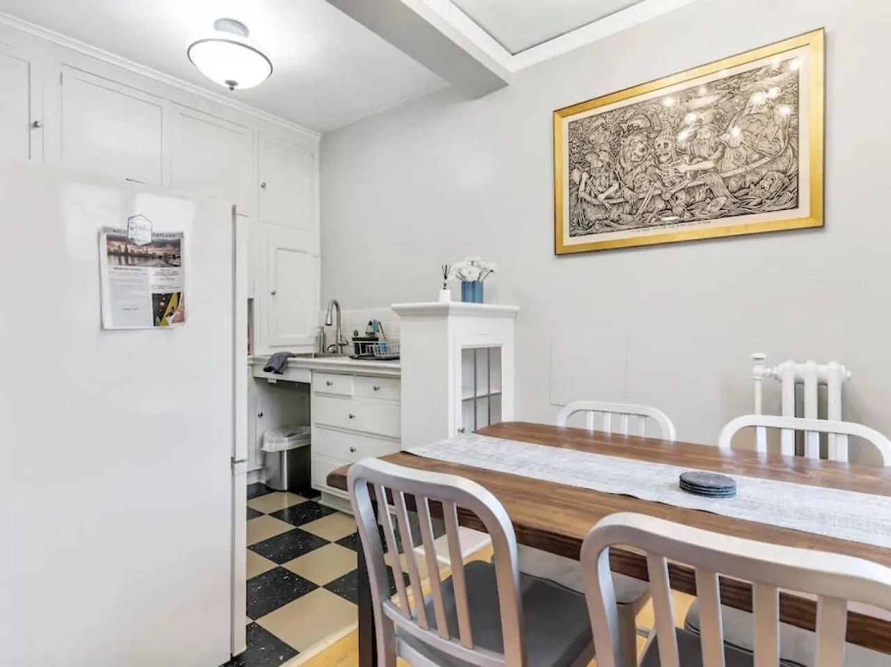 Central Downtown Studio With Vintage Charm Near Train Portland Apartment