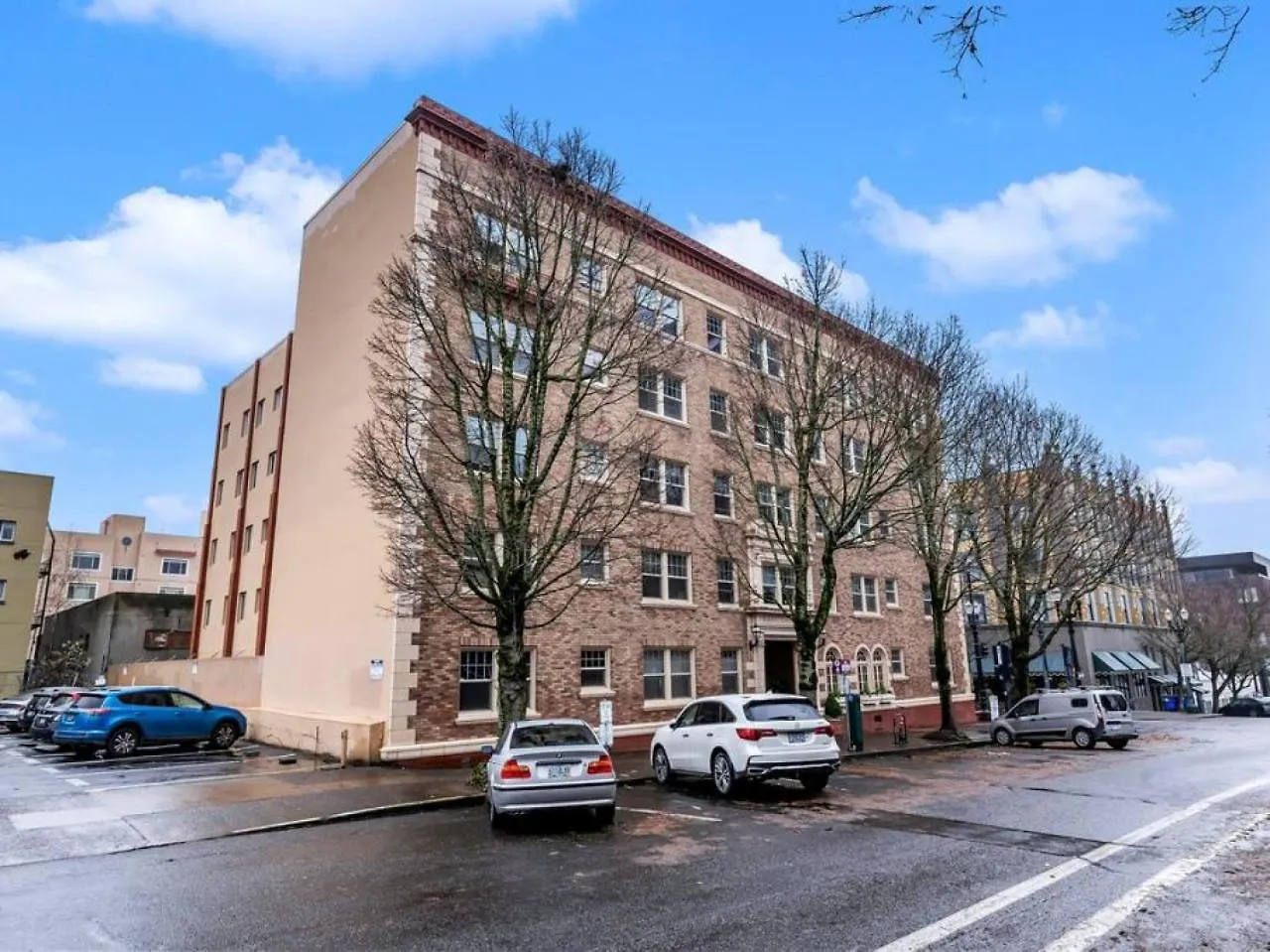 Central Downtown Studio With Vintage Charm Near Train Portland Apartment